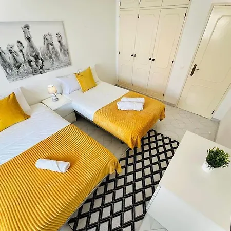 High Standard Flat, Next To All Attractions Apartment *