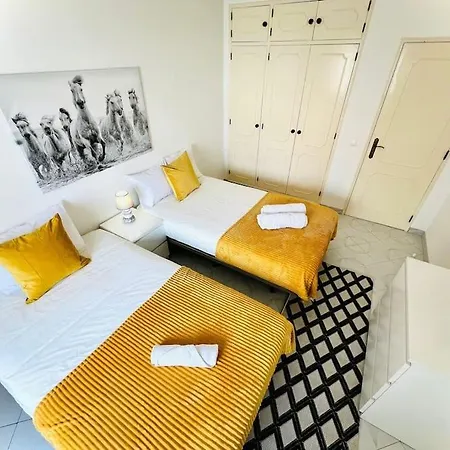 Apartment High Standard Flat, Next To All Attractions